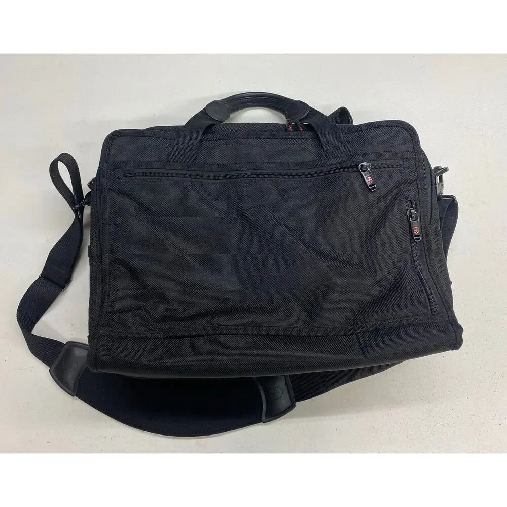 Victorinox canvas travel carry-on shoulder messenger travel laptop bag - Picture 5 of 8